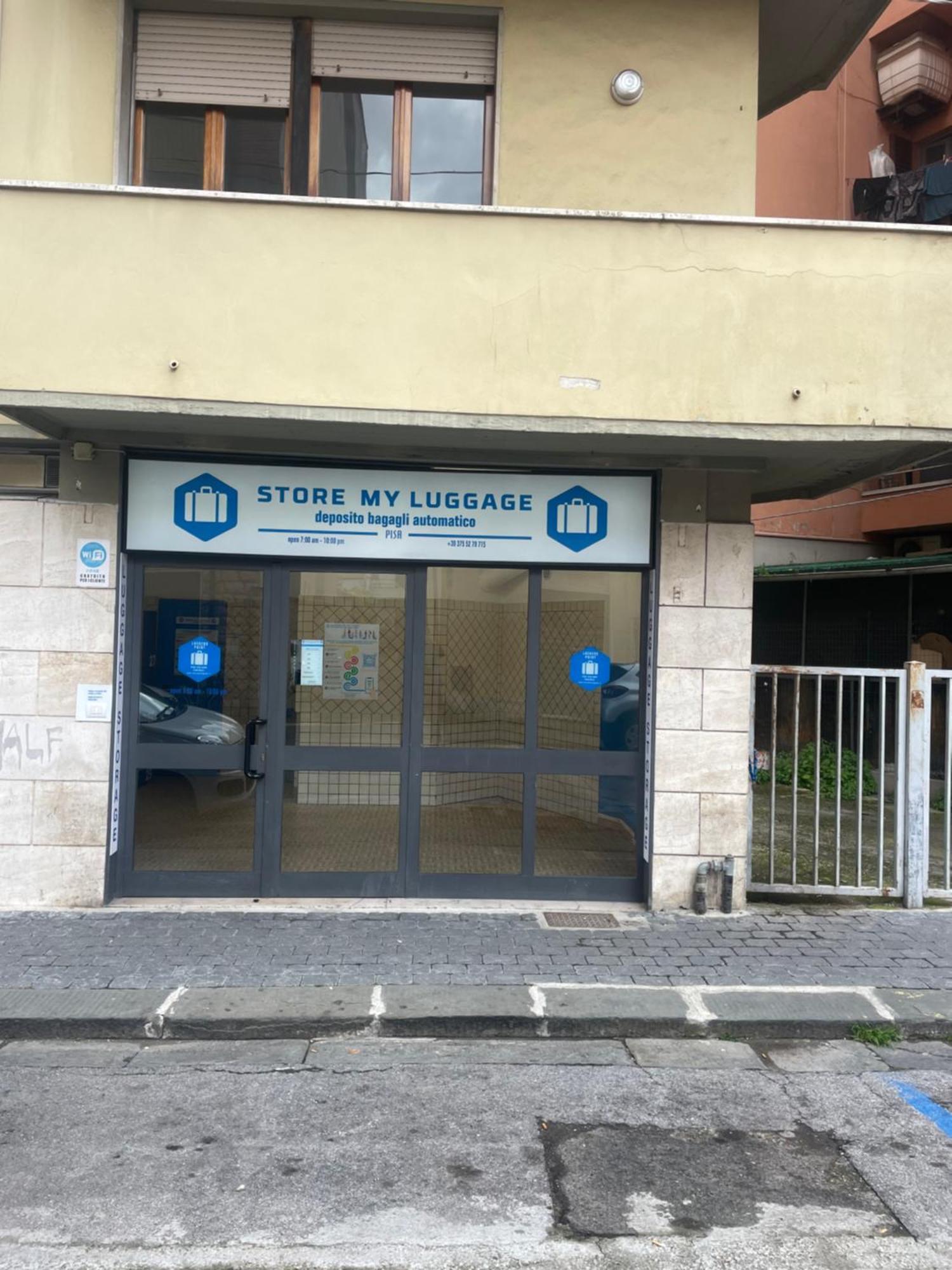 Colombo Street Station Pisa Exterior foto